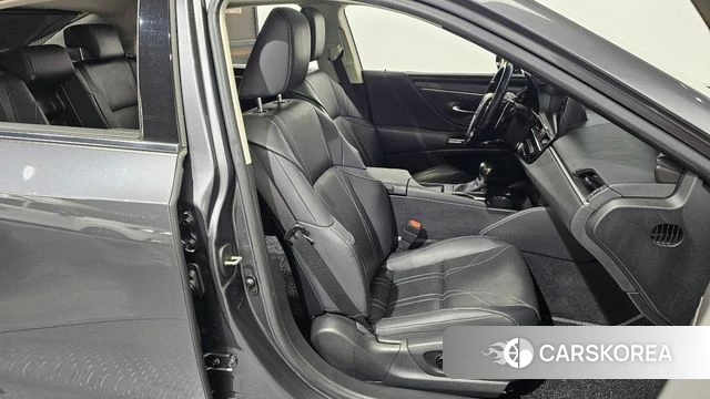 Lexus ES300h 7th generation 2022 Серый из Кореи, фото 3
