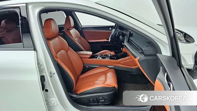 Kia The New K5 3rd generation 2023 Белый из Кореи, фото 3