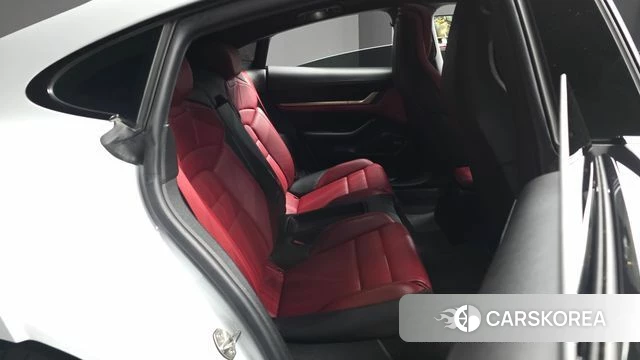 Porsche Taycan 2022 Белый из Кореи, фото 3