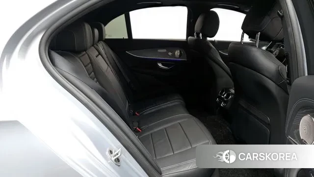 Mercedes-Benz E-Class W213 2022 Серебристо-серый из Кореи, фото 3