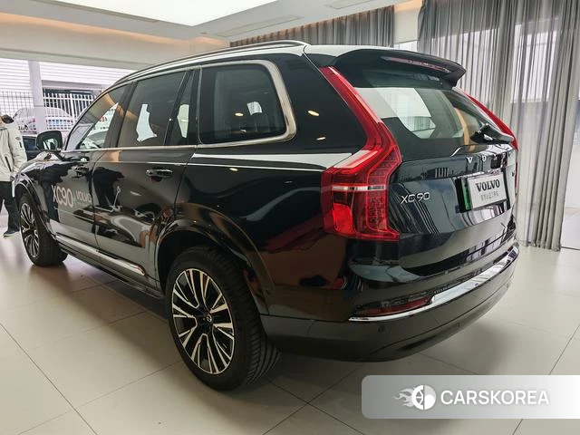 Volvo XC90 PHEV 2024 Черный из Китая, фото 3