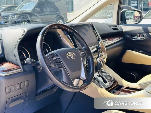 Toyota Elfa 2022 Белый из Китая, фото 3