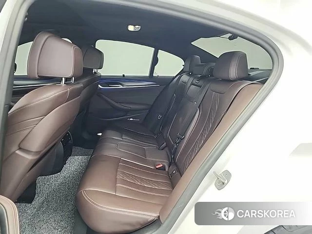 BMW 5 Series (G30) 2023 Белый из Кореи, фото 3