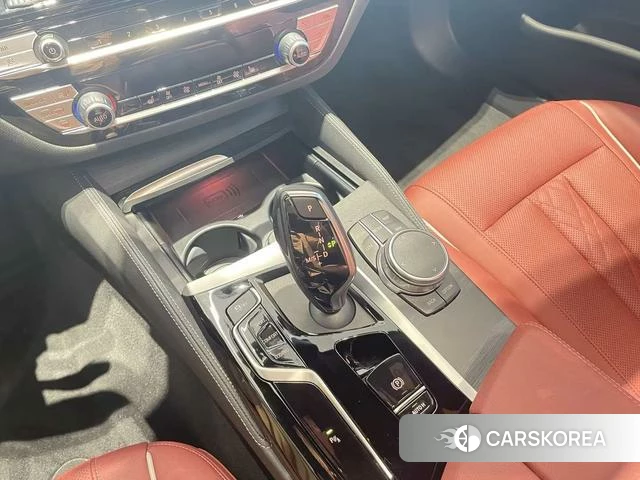 BMW 5 series 2023 Черный из Китая, фото 3