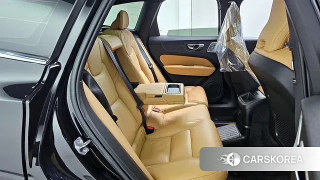 Volvo XC60 second Generation 2021 Черный из Кореи, фото 3