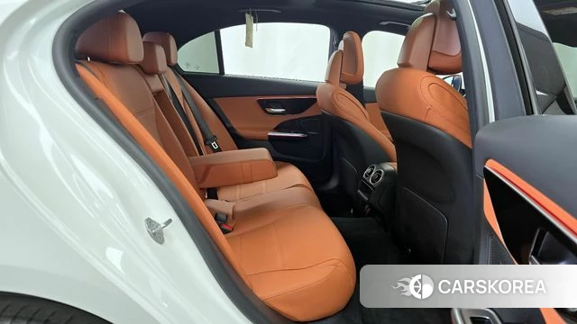 Mercedes-Benz C-Class W205 2022 Белый из Кореи, фото 3