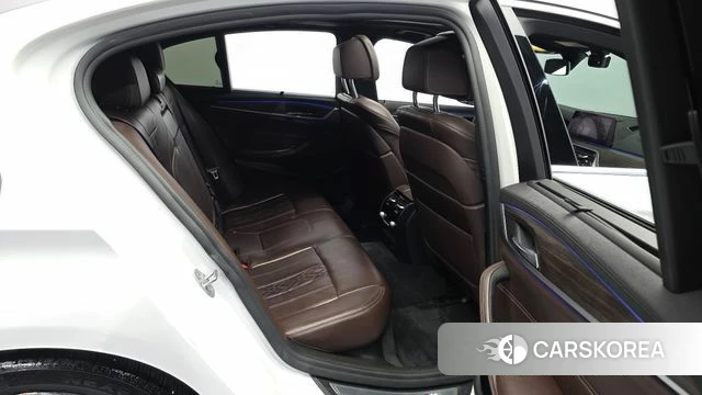 BMW 5 Series (G30) 2019 Белый из Кореи, фото 3