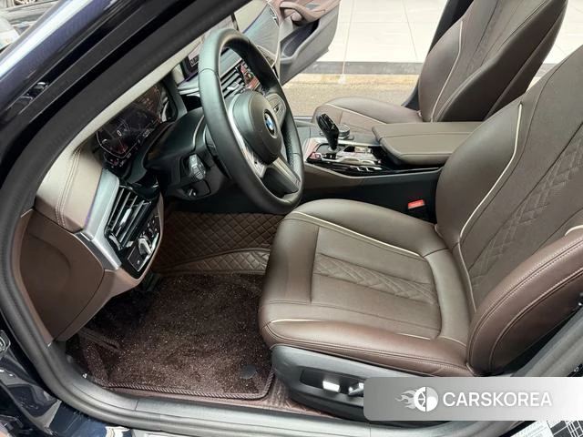 BMW 5 series 2023 Черный из Китая, фото 3