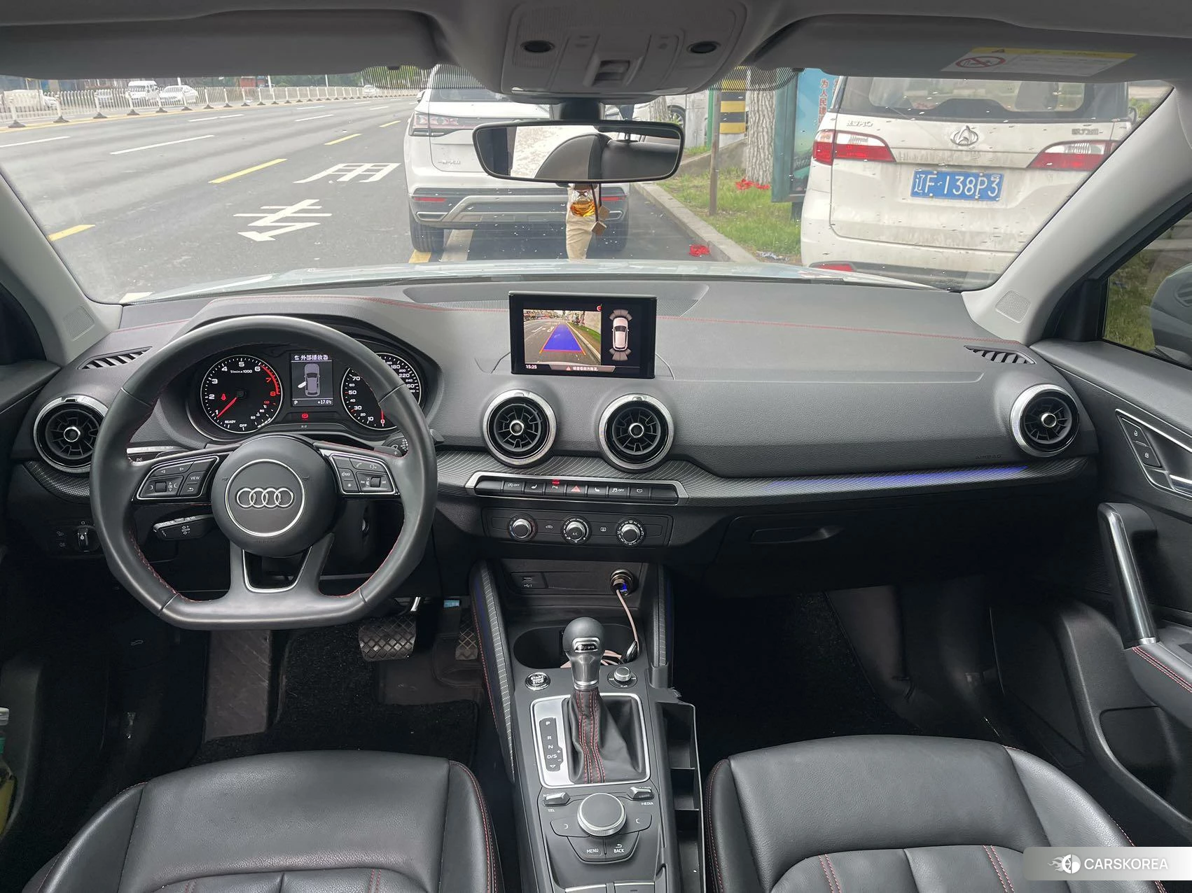 Audi Q2L 2021 Темно-серый из Китая, фото 3