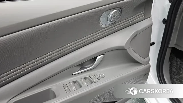 Hyundai The New Avante Hybrid (CN7) 2023 Белый из Кореи, фото 3