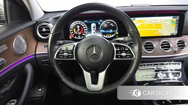 Mercedes-Benz E-Class W213 2018 Серый из Кореи, фото 3