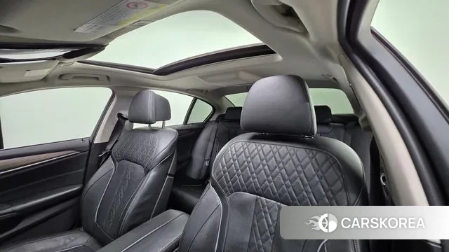 BMW 5 Series (G30) 2018 Белый из Кореи, фото 3