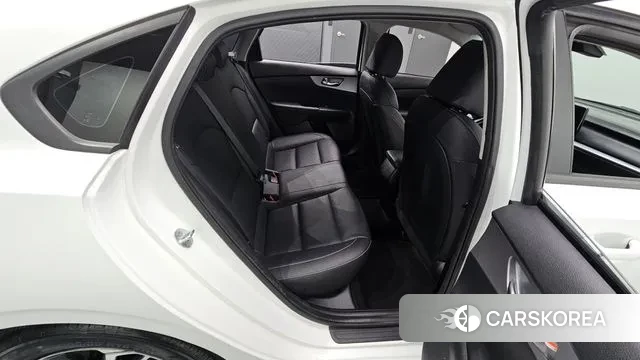 Kia The New K3 2nd generation 2021 Белый из Кореи, фото 3