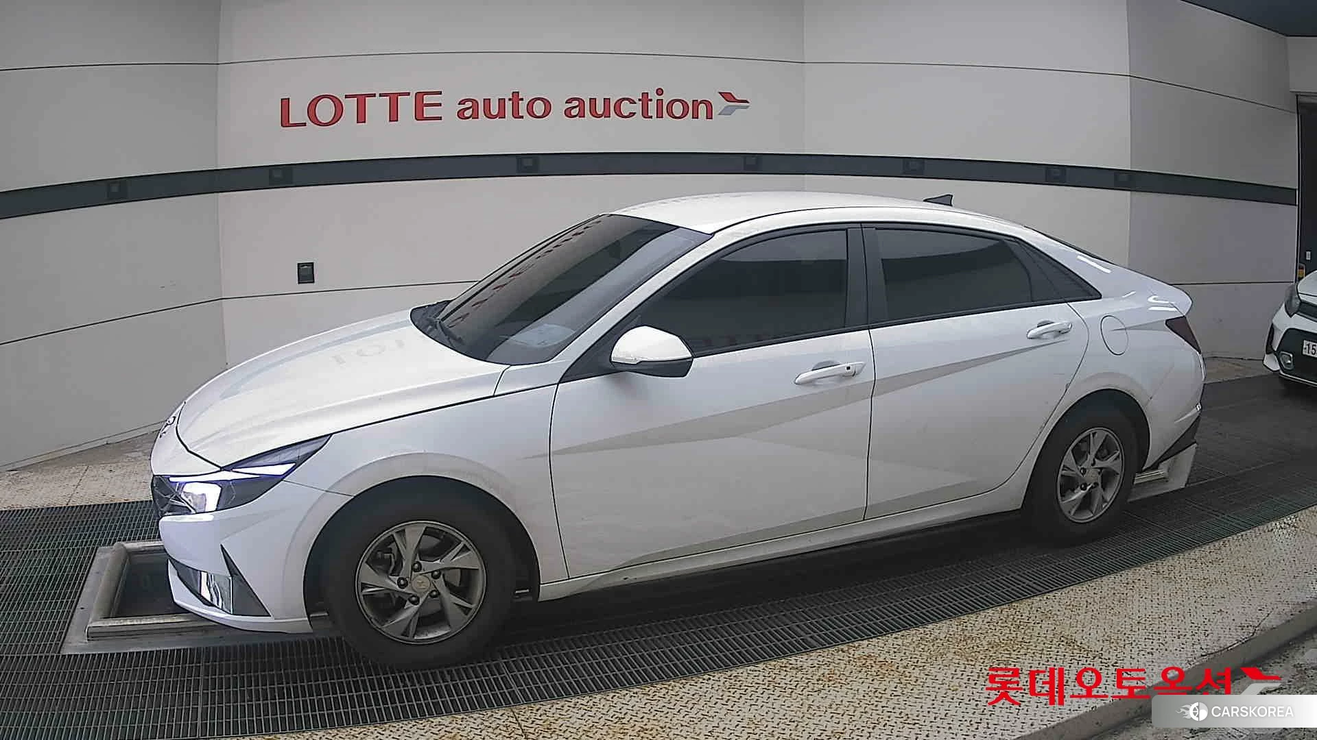 Hyundai Avante 2021 Polar White из Кореи, фото 3