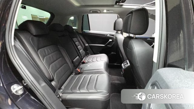 Volkswagen Tiguan second Generation 2023 Черный из Кореи, фото 3