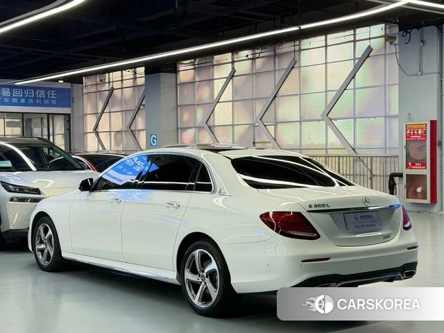 Mercedes-Benz E-class id 4238558 из Китая 3