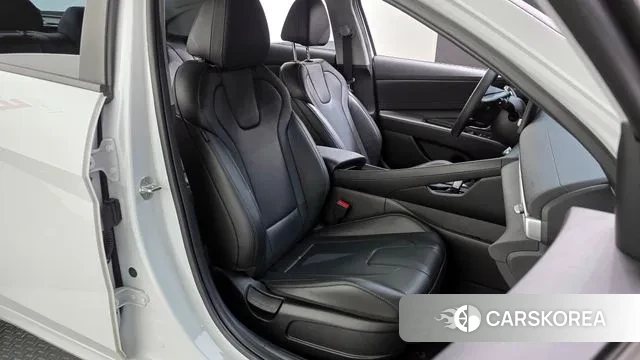 Hyundai Avante Hybrid (CN7) 2022 Белый из Кореи, фото 3