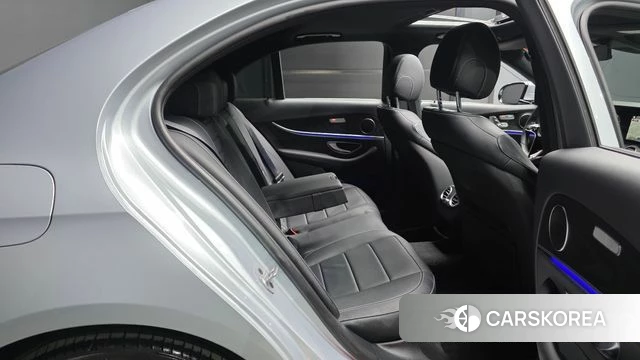 Mercedes-Benz E-Class W213 2022 Серебряный из Кореи, фото 3