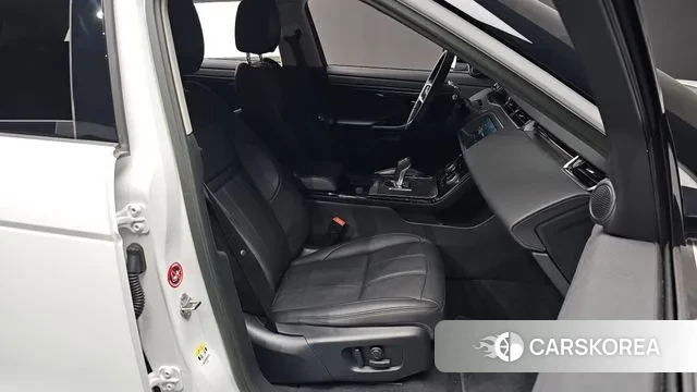 Land Rover Range Rover Evoque 2nd Generation 2023 Белый из Кореи, фото 3