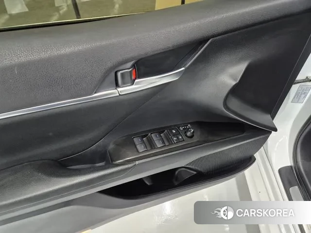 Toyota Camry (XV70) 2023 Белый из Кореи, фото 3