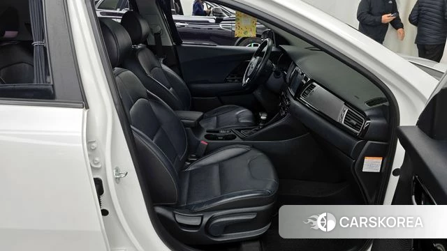 Kia Niro 2018 Белый из Кореи, фото 3