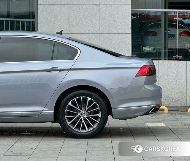 Volkswagen Magotan 2021 Синий из Китая, фото 3