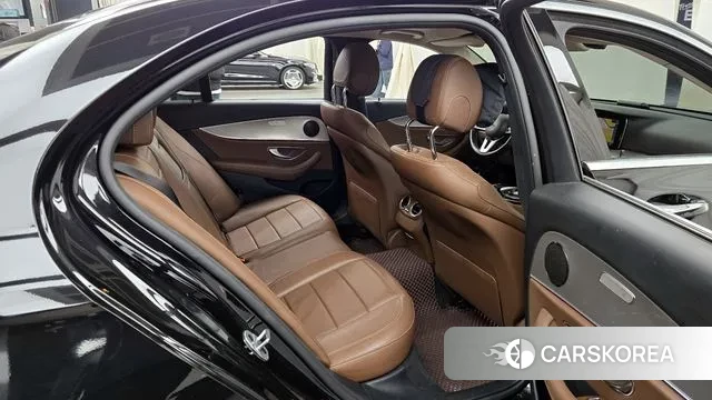 Mercedes-Benz E-Class W213 2018 Черный из Кореи, фото 3