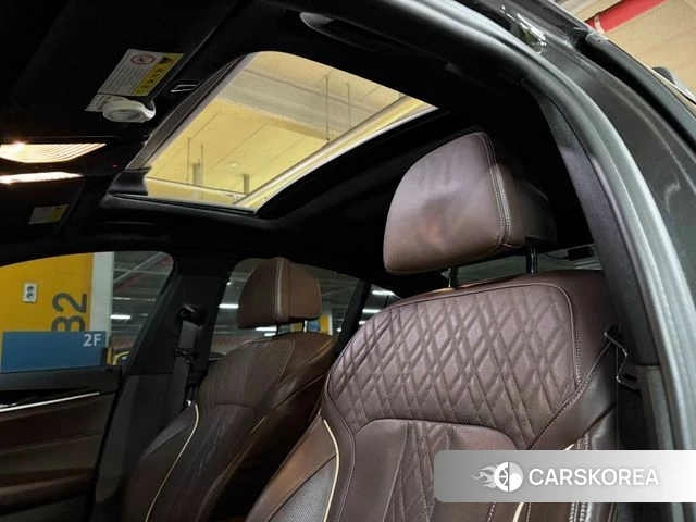 BMW 5 Series (G30) 2018 Серый из Кореи, фото 3