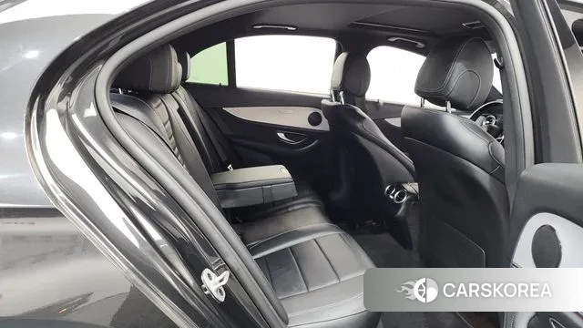 Mercedes-Benz E-Class W213 2021 Серый из Кореи, фото 3