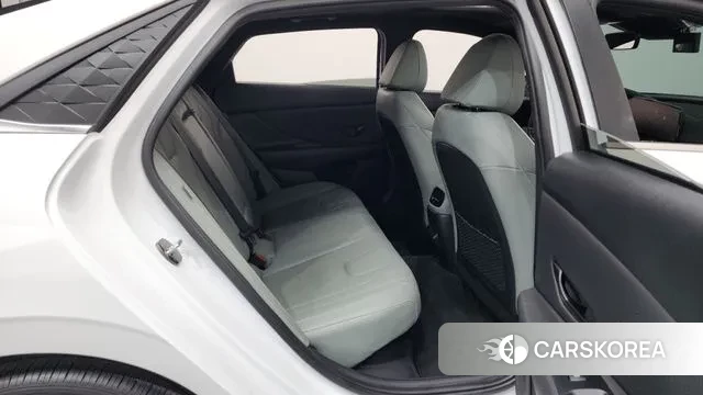 Hyundai The New Avante Hybrid (CN7) 2023 Белый из Кореи, фото 3