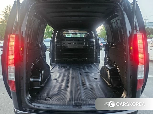 Hyundai Staria 2025 Черный из Кореи, фото 3