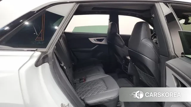 Audi Q8 (4M) 2023 Белый из Кореи, фото 3