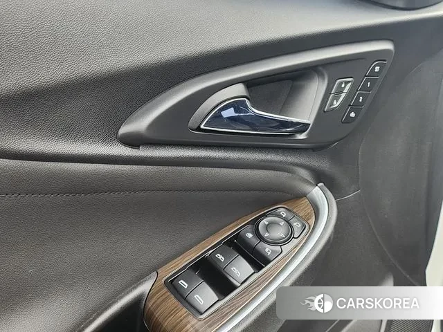 Chevrolet (GM Daewoo) The New Malibu 2019 Белый из Кореи, фото 3