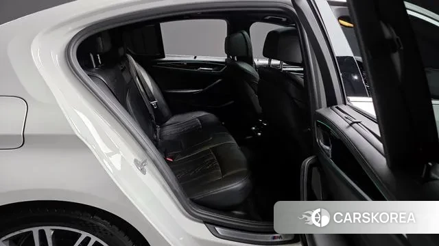 BMW 5 Series (G30) 2020 Белый из Кореи, фото 3