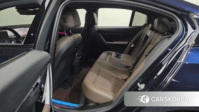 BMW 5 Series (G60) 2026 Черный из Кореи, фото 3