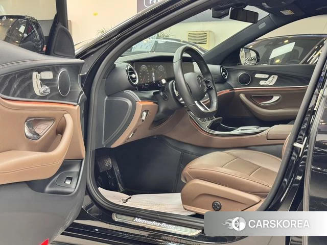 Mercedes-Benz E-class 2021 Черный из Китая, фото 3