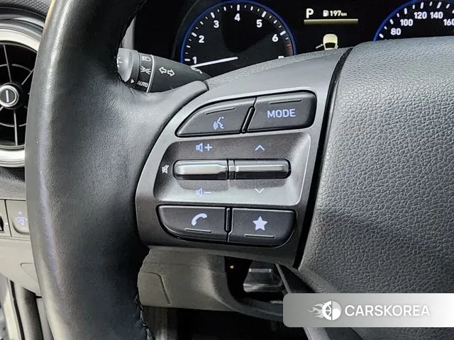 Hyundai The New Kona 2021 Светло-серебряный цвет из Кореи, фото 3