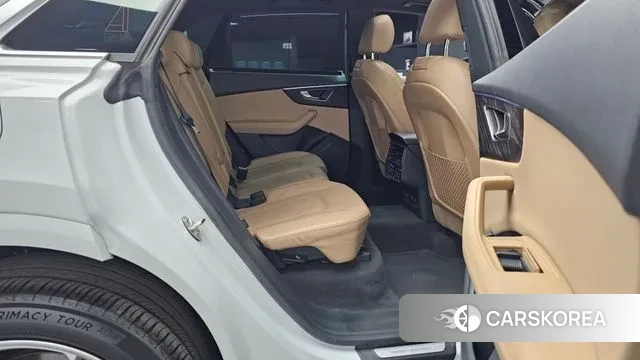 Audi Q8 (4M) 2023 Белый из Кореи, фото 3