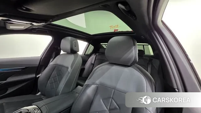 BMW 5 Series (G60) 2024 Серый из Кореи, фото 3