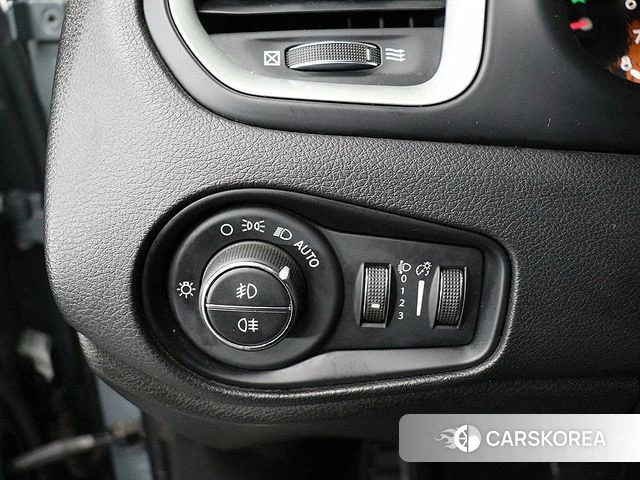 Jeep Renegade 2018 Небесно-голубой из Кореи, фото 3