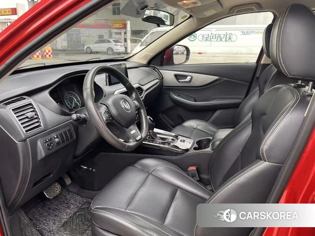 Dongfeng Scenery Scenery S560 2019 Красный из Китая, фото 3