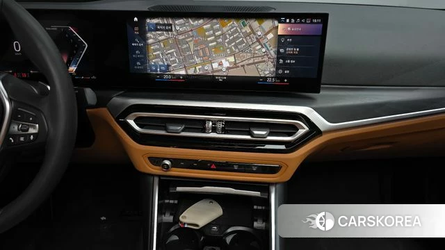 BMW 3 Series (G20) 2023 Белый из Кореи, фото 3