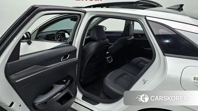 Kia The New K5 3rd generation 2023 Белый из Кореи, фото 3