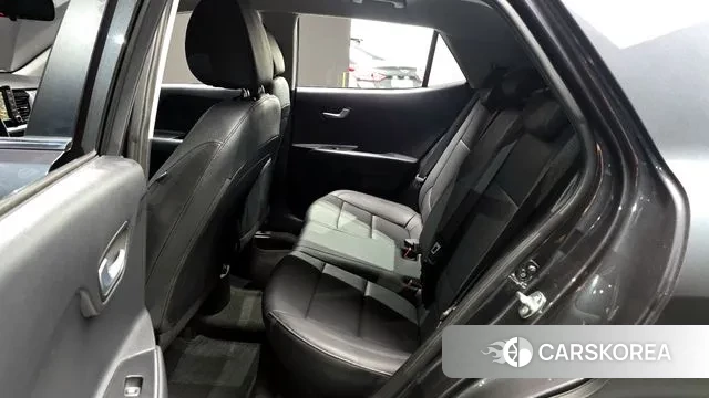 Kia Stonic 2018 Серый из Кореи, фото 3