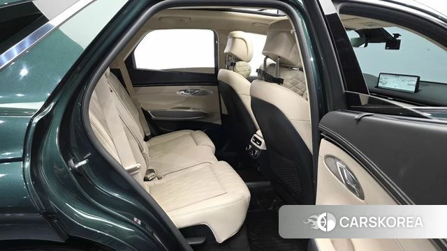 Genesis GV70 2023 Зеленый из Кореи, фото 3