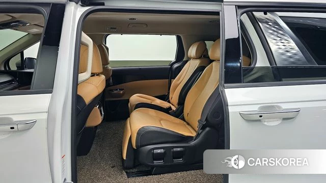 Kia Carnival 4th generation 2023 Белый из Кореи, фото 3