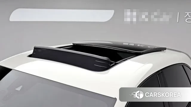 Porsche Macan 2023 Серебристо-серый из Кореи, фото 3