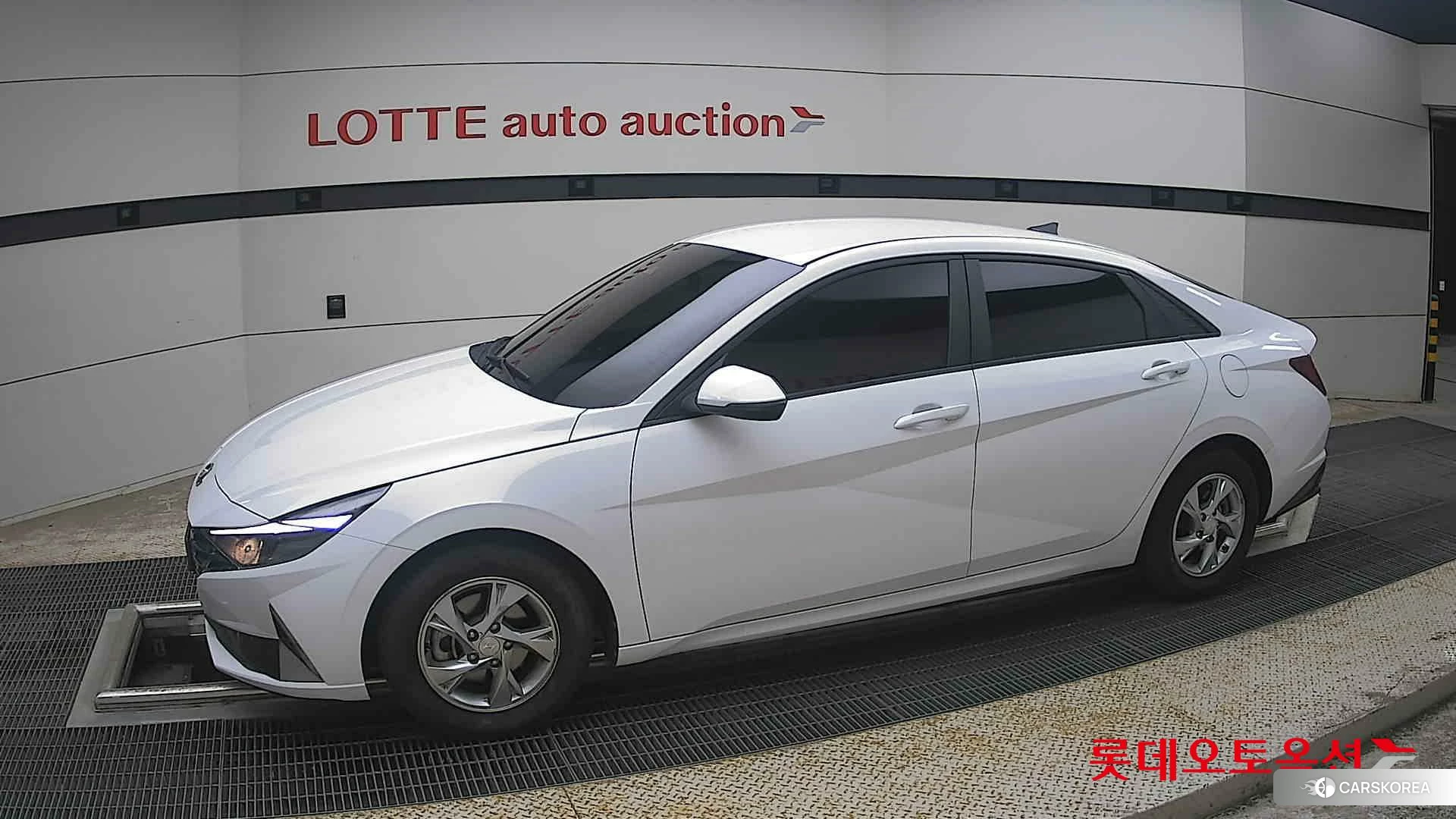 Hyundai Avante 2023 Polar White из Кореи, фото 3