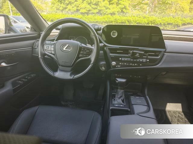 Lexus ES 2022 Серебристо-серый из Китая, фото 3