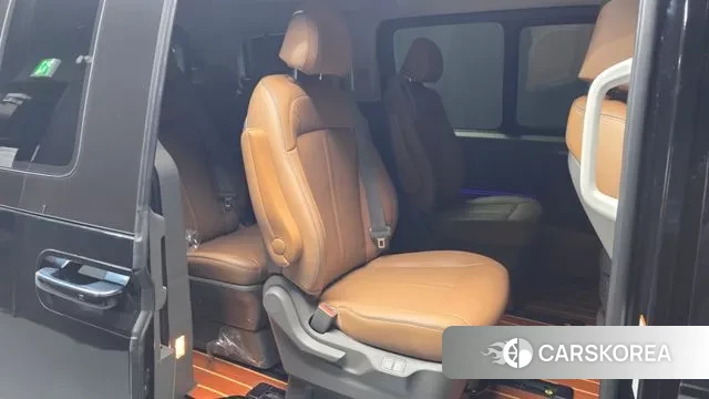 Hyundai Staria 2024 Черный из Кореи, фото 3